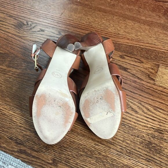 Michael by Michael Kors tan heals. Size 8 - Picture 4 of 8